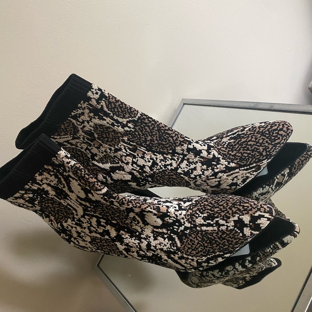 Sock bootie